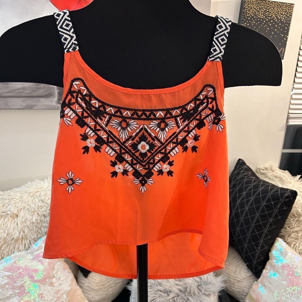 Coral Pink embroidered crop‎ tank